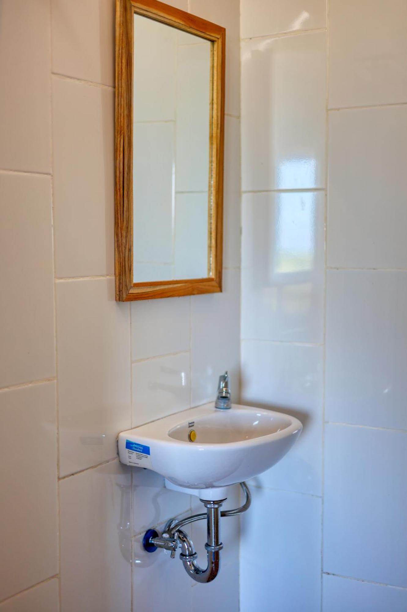 D Sebuluh Bungalow Batumadeg Phòng bức ảnh